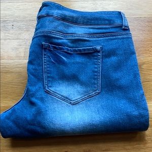 Maurices Large Jeans. Great Condition.